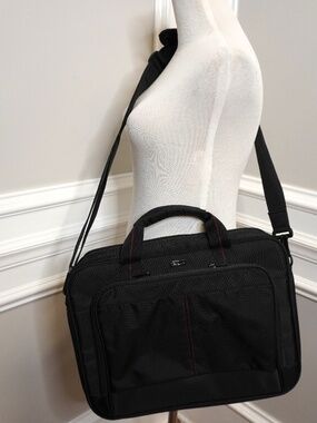 Targus 15–16” Classic Slim Laptop Briefcase, Like New Condition